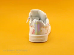 Chipie VOUTI Blanc Papillons - Basket Fille -Chaussures Soldes Boutique cd24607c73b9e66c561f35ea11d5d5ef 2765501 156239