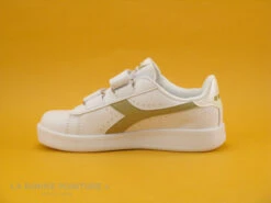 Diadora GAME P PS Girl - White Gold - Basket Fille 2 Scratches - Blanc Or -Chaussures Soldes Boutique cd24607c73b9e66c561f35ea11d5d5ef img 6705.jpg 167615